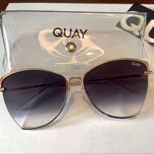 Quay - Dawn to Dusk Sunglasses 🕶 Scratched